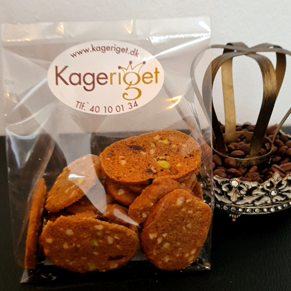 Brunkager med pistacie, mandler og tranebaer